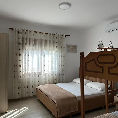 Davide'S Guesthouse Vlore Exterior photo